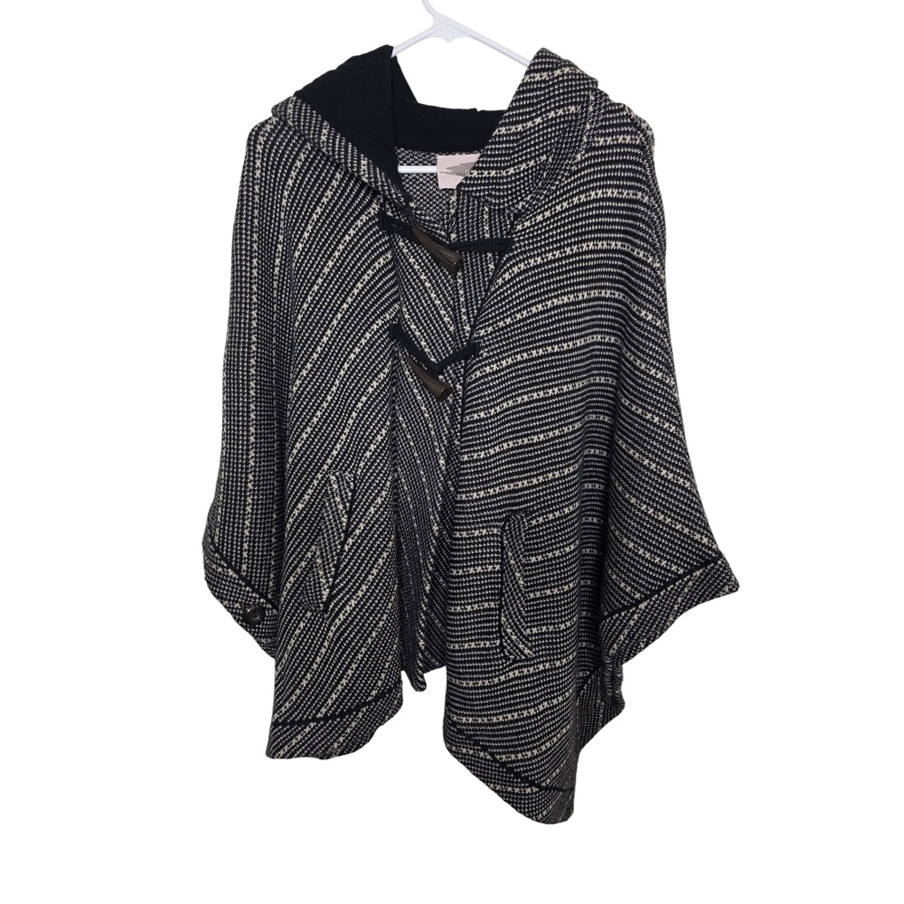 FOREVER 21 Contemporary Hooded Poncho Toggle Closure‎ Black White Pattern M L